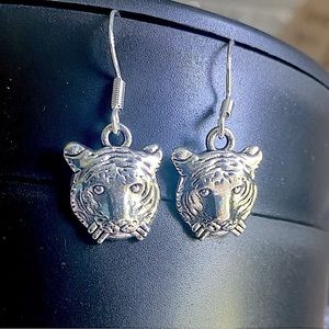 Tiger Head Earrings Silvertone